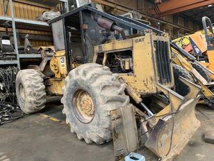 جرار أعمال الحراجة Caterpillar 518 من قطع الغيار