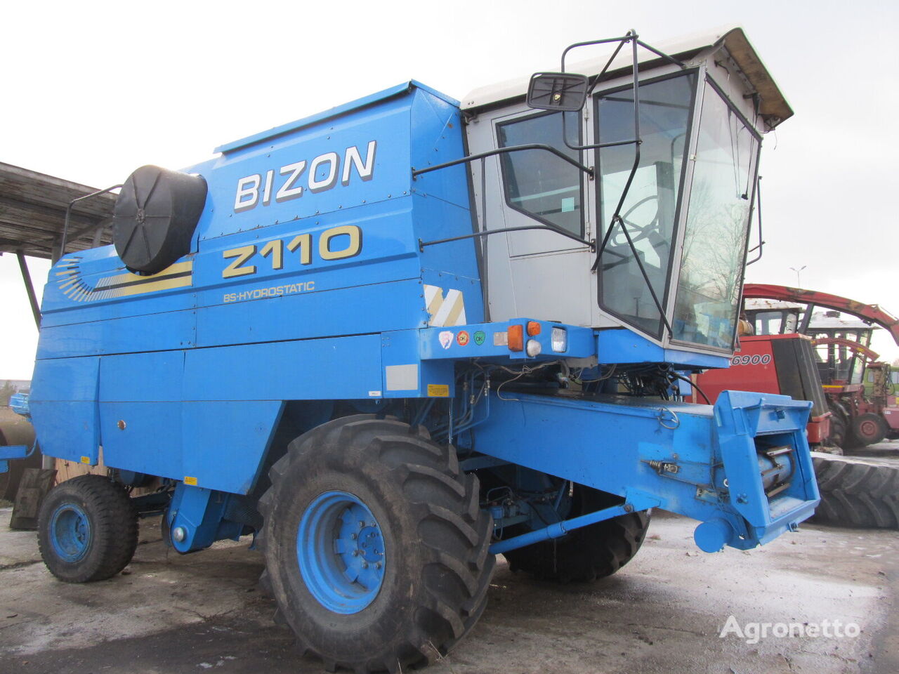 ماكينة حصادة دراسة Bizon BS Z110