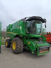 ماكينة حصادة دراسة John Deere S760