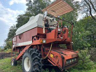 ماكينة حصادة دراسة Laverda 3700
