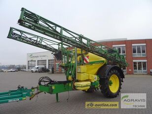 آلة الرش المقطورة John Deere 832