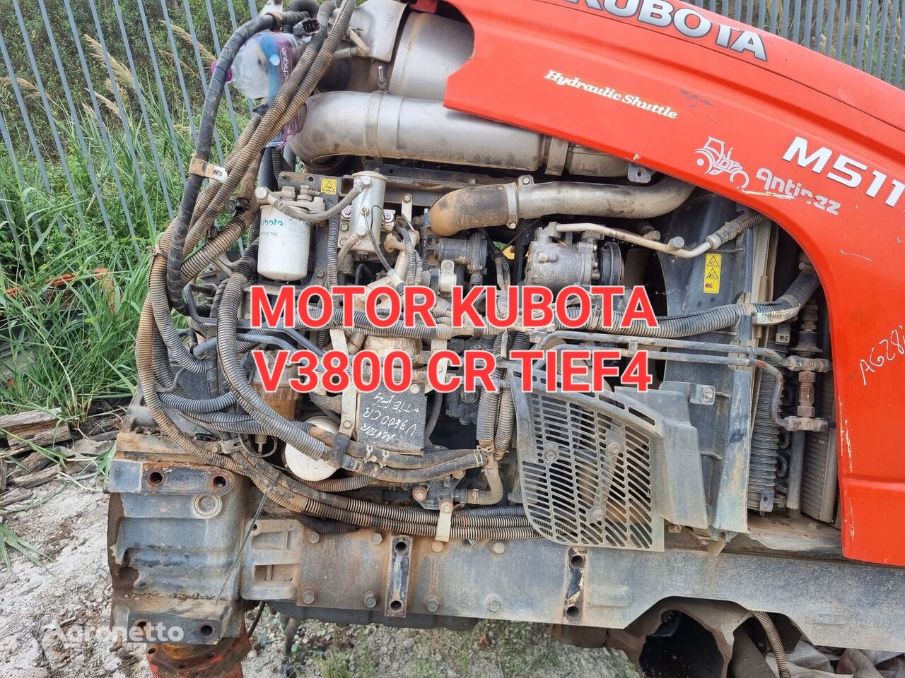 جرار بعجلات Kubota M5111  Motor v من قطع الغيار